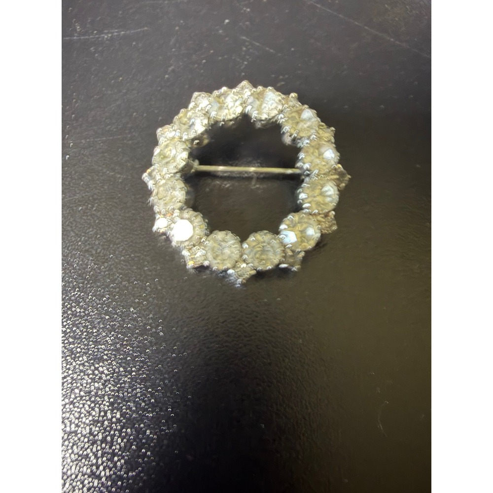 Vintage Silver Tone Clear Rhinestone Wreath Circle Brooch Pin Elegant Sparkling